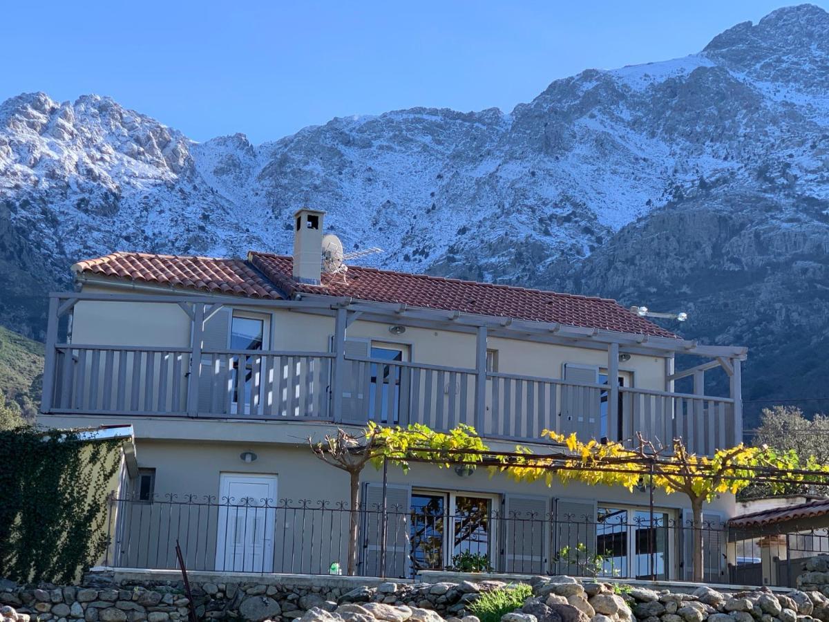 Zilia Casa Basgiu, Chambres Avec Balcon Et Table D'Hotes المظهر الخارجي الصورة