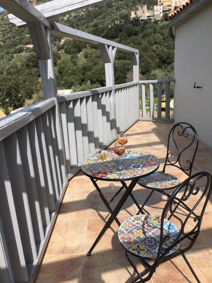 Zilia Casa Basgiu, Chambres Avec Balcon Et Table D'Hotes المظهر الخارجي الصورة