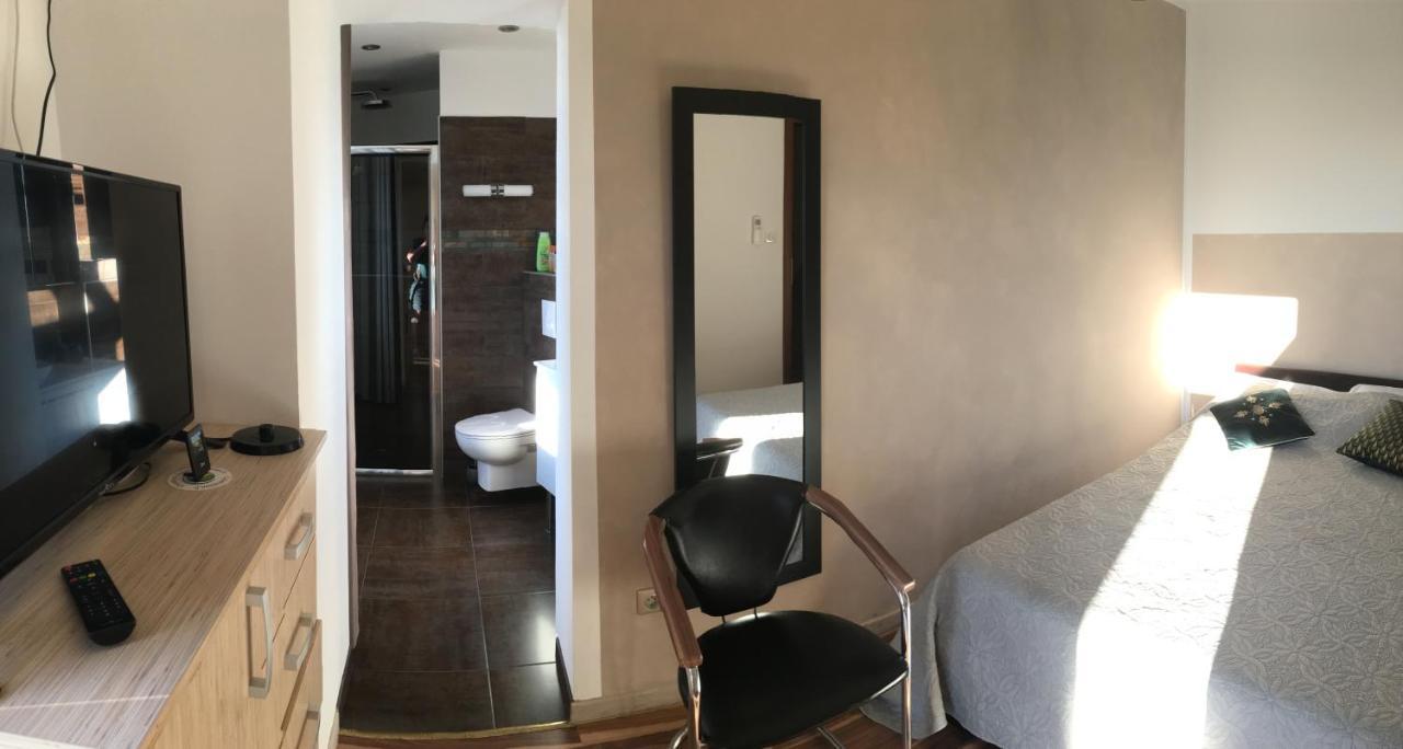Zilia Casa Basgiu, Chambres Avec Balcon Et Table D'Hotes المظهر الخارجي الصورة